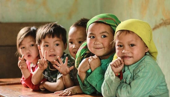 Những đứa trẻ mờ mịt tương lai ở bản 'nghèo bền vững' do ma túy