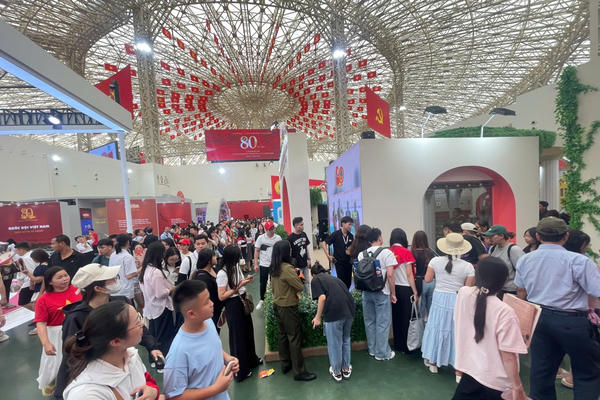 Sau 6 ngày, Triển lãm "80 năm Hành trình Độc lập - Tự do - Hạnh phúc" đón gần 4 triệu lượt khách