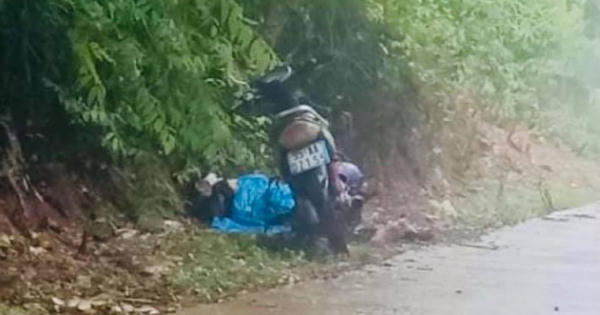 Bàng hoàng phát hiện thi thể người đàn ông bên vệ đường Bàng hoàng phát hiện thi thể người đàn ông bên vệ đường