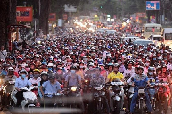 Chiều nay Hà Nội giải đáp thắc mắc về sắp cấm xe máy xăng trong Vành đai 1