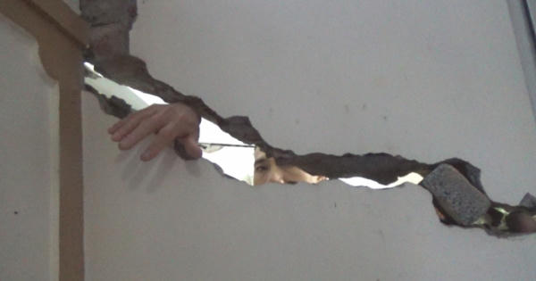 Bản tin bất động sản Plus: Nhiều căn nhà liền kề tại KĐT Văn Phú - Hà Đông nứt toác