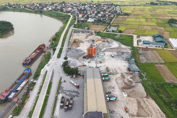 Cần kiên quyết chấn chỉnh, xử lý vi phạm về đê điều kéo dài nhiều năm tại xã Nam Tiên Hưng, Hưng Yên Cần kiên quyết chấn chỉnh, xử lý vi phạm về đê điều kéo dài nhiều năm tại xã Nam Tiên Hưng, Hưng Yên