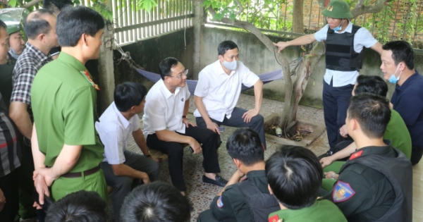 Khen thưởng các đơn vị khống chế đối tượng nổ súng bắn gục 2 người tại TP Vinh