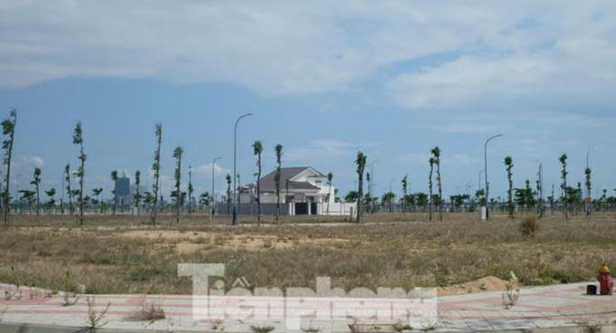 Vụ 'bán sỉ' 262 lô đất ở Phú Yên: Khởi tố 2 phó giám đốc sở và phó cục thuế tỉnh