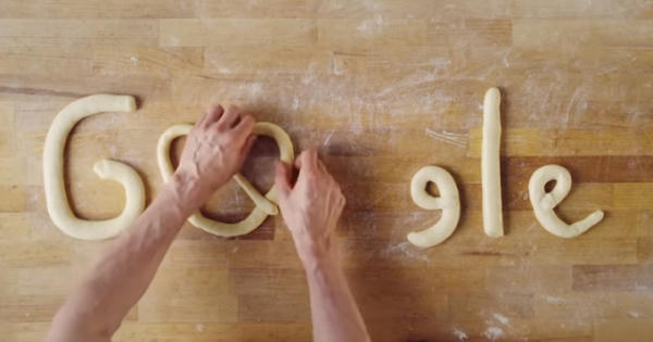 Pretzel là gì mà Google vinh danh bánh này trên trang chủ?