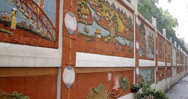 Mê mẩn ngắm cảnh sinh hoạt của làng quê xưa qua con đường tranh gốm "độc nhất vô nhị"