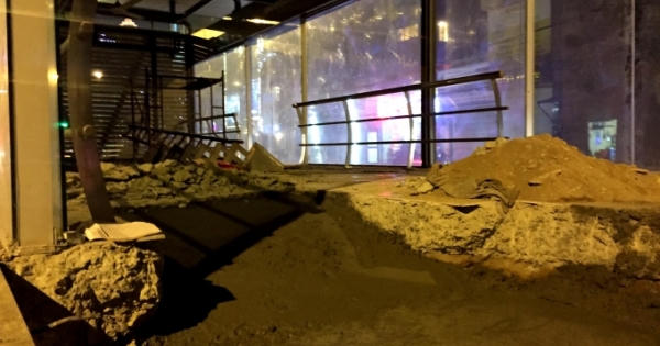 Nhà chờ buýt nhanh nghìn tỷ thi công sai, phải đập đi làm lại