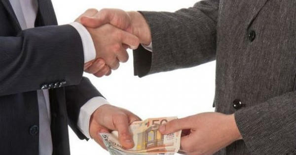 'Hối lộ' biến thành tội danh 'nhạy cảm' trong công cuộc chống tham nhũng?