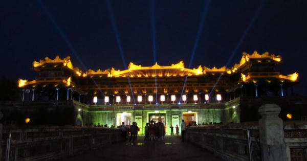 Đại Nội Huế chính thức được “đánh thức” về đêm