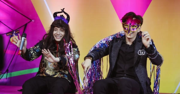 Ngô Kiến Huy, Quân A.P hoá trang Halloween theo gợi ý của fan