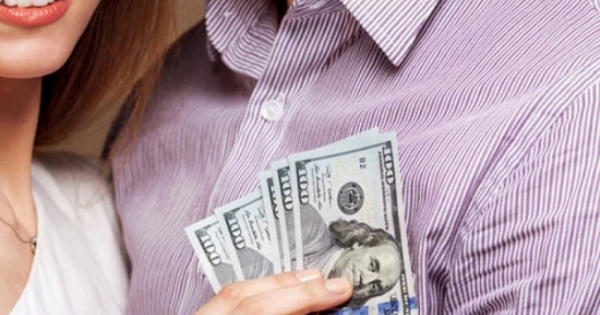 Từ 2021, lương của chồng có thể chuyển sang tài khoản của vợ?