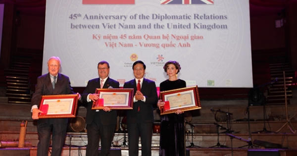 Bà Katrin Kandel: “Tôi mong không còn trẻ em Việt Nam bị dị tật'