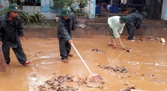 Cần đảm bảo cuộc sống cho người dân sau lũ Cần đảm bảo cuộc sống cho người dân sau lũ
