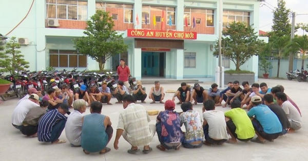 Bắt giữ 36 đối tượng đá gà ăn tiền Bắt giữ 36 đối tượng đá gà ăn tiền