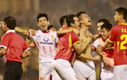 Video CLB Nam Định trụ hạng thành công sau loạt đấu súng định mệnh