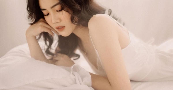 Bạn gái Đoàn Văn Hậu khoe vẻ đẹp quyến rũ mừng sinh nhật tuổi 21