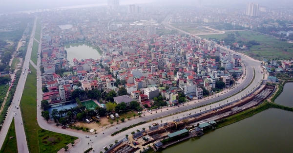 Ngắm đường cong 'dát vàng' ở Hà Nội