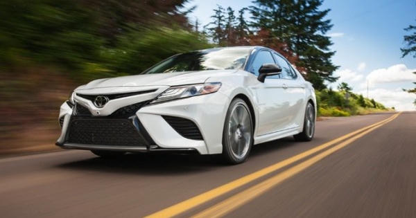 Toyota Camry và Honda Accord chiếc xe nào phù hợp với bạn?