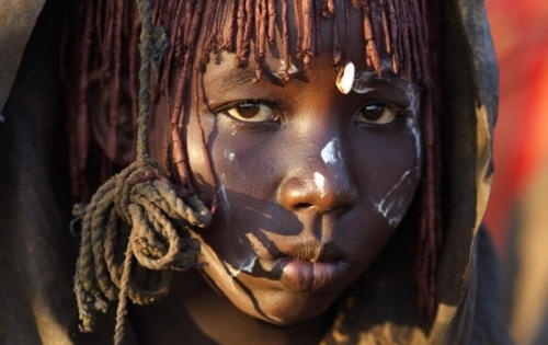 Kinh hoàng hủ tục cắt bộ phận sinh dục nữ ở châu Phi
