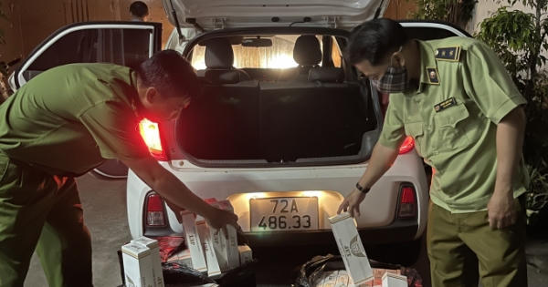 TP Hồ Chí Minh: Thu giữ gần 1.500 bao thuốc lá JET và 555 không rõ nguồn gốc