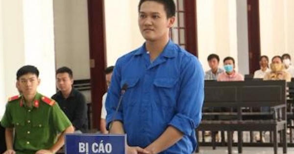 Chiến sĩ cảnh sát nghĩa vụ dùng súng bắn đồng đội