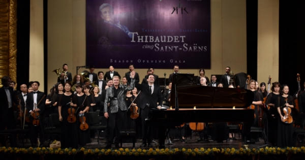 Danh cầm Jean-Yves Thibaudet thăng hoa cùng Dàn nhạc Giao hưởng Mặt Trời Danh cầm Jean-Yves Thibaudet thăng hoa cùng Dàn nhạc Giao hưởng Mặt Trời