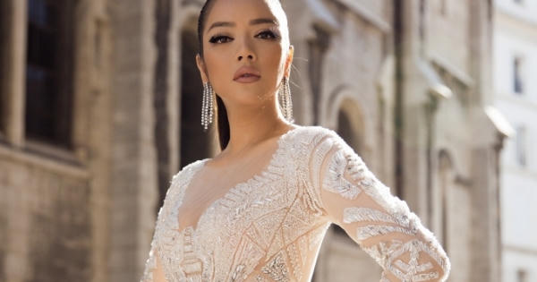 Lý Nhã Kỳ đẹp tựa Nữ hoàng Cleopatra trên thảm đỏ