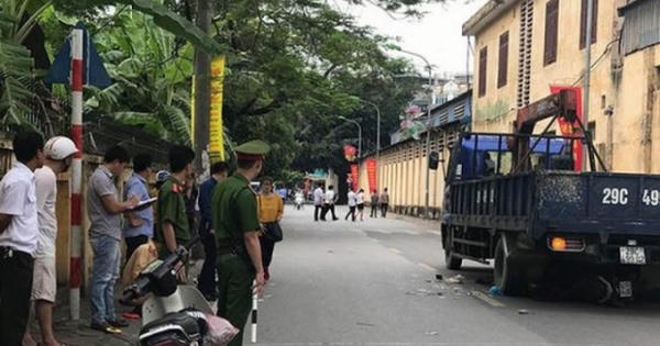Tạm giữ lái xe tải lùi xe tông chết 3 mẹ con thai phụ ở Hà Nội
