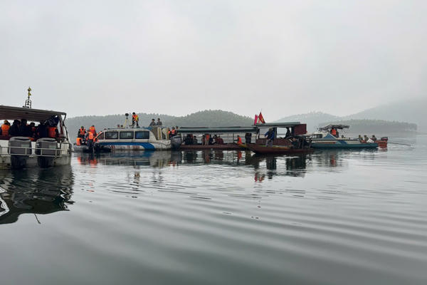 Thủ tướng yêu cầu khẩn trương điều tra, làm rõ vụ tai nạn đặc biệt nghiêm trọng trên hồ Thác Bà