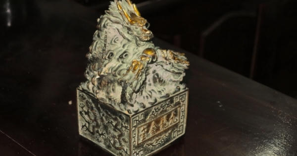 Bảo tàng tỉnh Nghệ An tiếp nhận vật thể lạ nghi là ấn tín của nhà vua