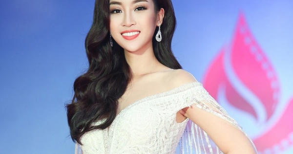 Đỗ Mỹ Linh, Huyền My, Thanh Tú đọ dáng trên thảm đỏ Liên hoan phim Đỗ Mỹ Linh, Huyền My, Thanh Tú đọ dáng trên thảm đỏ Liên hoan phim