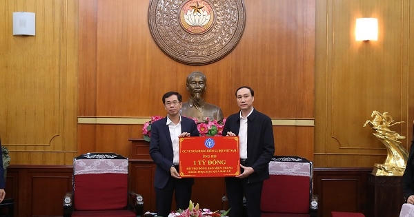 BHXH Việt Nam quyên góp, ủng hộ 1 tỷ đồng hỗ trợ đồng bào các tỉnh miền Trung