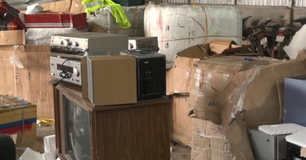 An Giang: Bắt quả tang ô tô tải chở số lượng lớn hàng điện tử nhập lậu