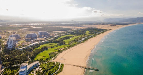 Có gì đặc biệt trong khách sạn lớn nhất Việt Nam đang chuẩn bị khánh thành tại Quy Nhơn? Có gì đặc biệt trong khách sạn lớn nhất Việt Nam đang chuẩn bị khánh thành tại Quy Nhơn?