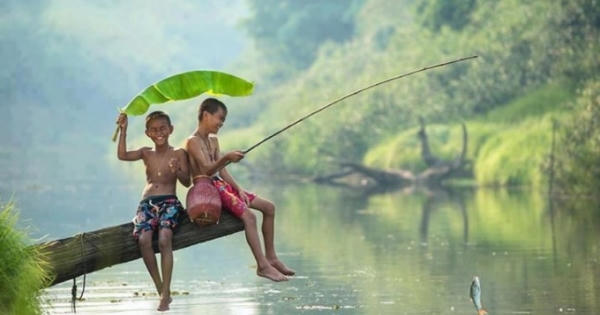 Radio Yêu thương Plus số 49: Và cũng đủ lớn, để mong mình bé lại…