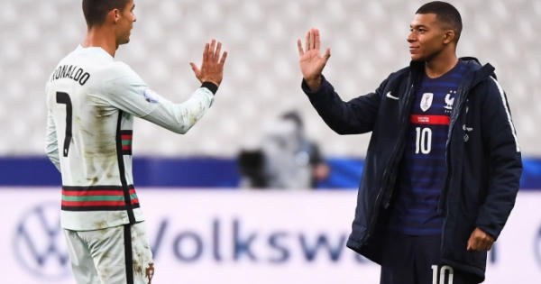 Ronaldo dàn xếp để Juventus nổ "bom tấn" Mbappe