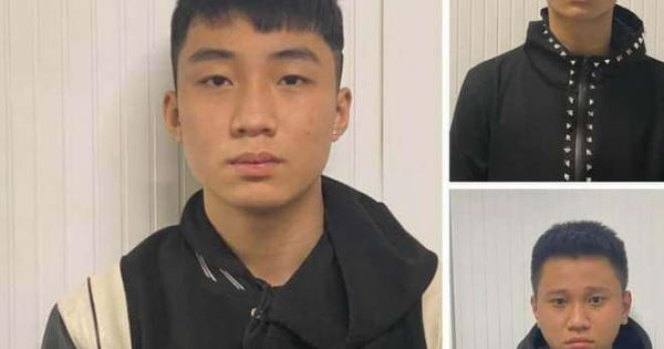 Hà Nội: 3 thanh niên "choai" dùng kiếm đe doạ cướp xe máy của một phụ nữ