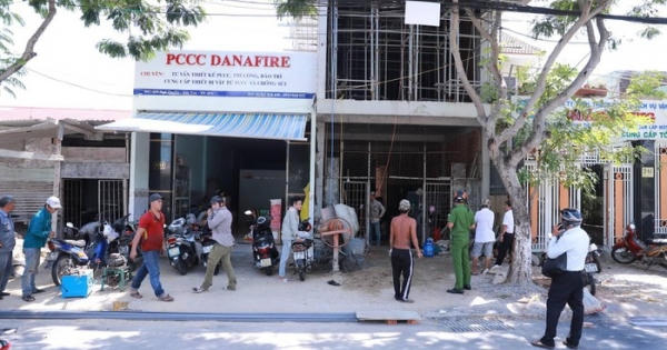 Nam công nhân đang làm việc thì bị điện giật, rơi từ tầng 2 xuống đất