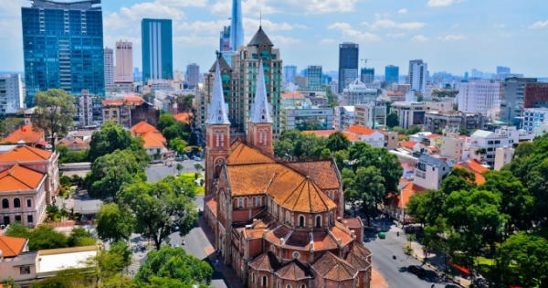 Bản tin Sài Gòn Plus: Jang Mi - Cô thợ may thích hát Bolero Bản tin Sài Gòn Plus: Jang Mi - Cô thợ may thích hát Bolero