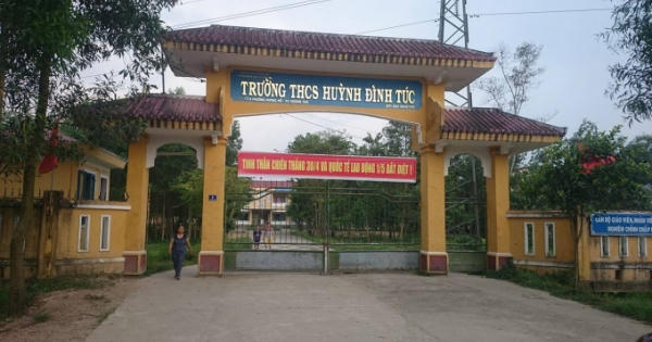 Đã có hình thức kỷ luật 2 nữ sinh lớp 9 đánh bạn ở Huế