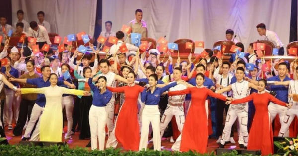 1.000 đại biểu thanh niên đang đối thoại với Thủ tướng