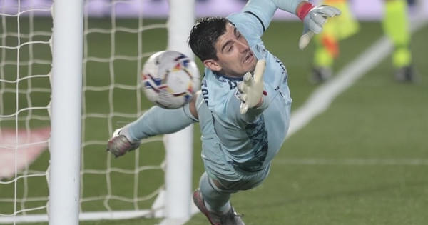 Real Madrid thua đau đớn Alaves ngay tại Bernabeu