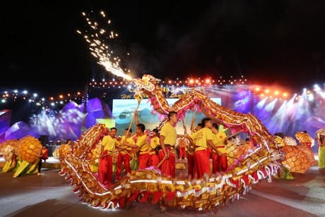 Toàn cảnh Carnaval Hạ Long 2016 Toàn cảnh Carnaval Hạ Long 2016
