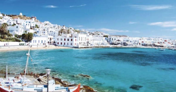 Câu chuyện kỳ bí phía sau hòn đảo đặc kín lâu đài, biệt thự Câu chuyện kỳ bí phía sau hòn đảo đặc kín lâu đài, biệt thự