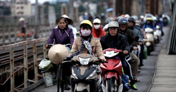 Dự báo thời tiết ngày 15/11: Hà Nội nhiệt độ giảm dần, đề phòng lốc xoáy trên biển Đông