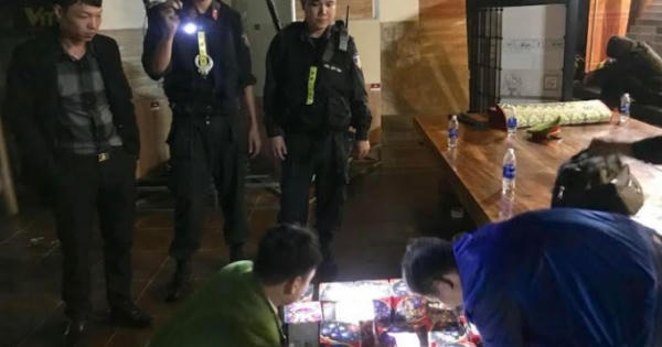 Bị phát hiện buôn pháo, liều lĩnh đâm xe vào công an để bỏ chạy