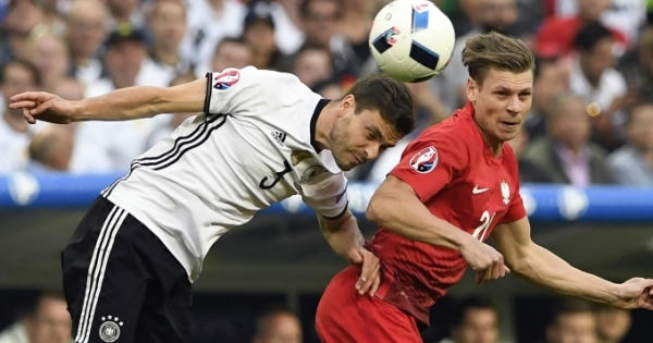 Đức vs Ba Lan: Khó khăn ngoài dự tính