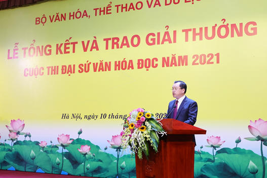 Sinh viên Đại học Kinh tế - Kỹ thuật Công nghiệp nhận giải thưởng tại cuộc thi Đại sứ Văn hóa đọc năm 2021