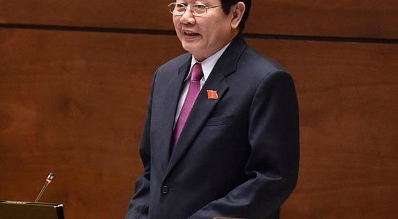 Bộ trưởng Lê Vĩnh Tân trả lời chất vấn ĐBQH về công tác tổ chức, cán bộ