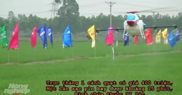 Xem dàn máy bay không người lái đầu tiên ở Việt Nam phun thuốc sâu